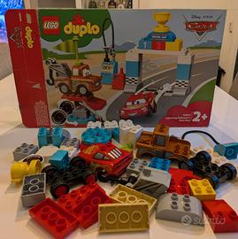 LEGO DUPLO 10924 LIGHTNING MCQUEEN'S RACEDAY GARA