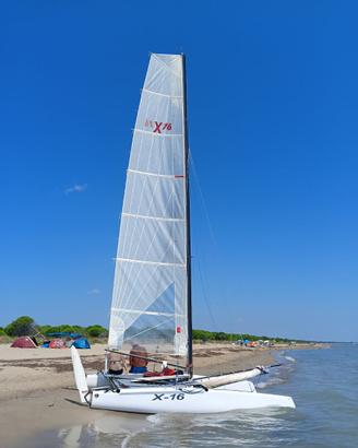 Catamarano a vela Bimare X16