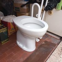 WC disabili con maniglioni