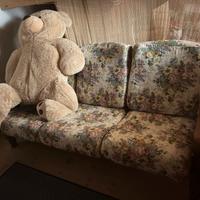 divano e poltrona con struttura in legno  massello