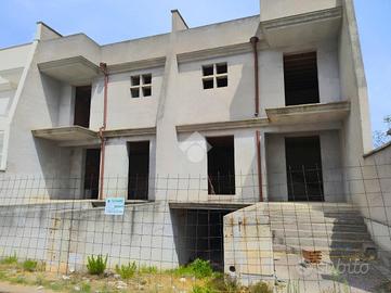 VILLA A SCHIERA A LEVERANO