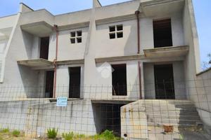 VILLA A SCHIERA A LEVERANO