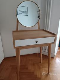 mobile toletta trucco