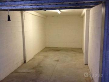 Box / Garage di 18 m² a Bologna
