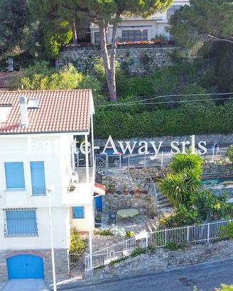 Villa di 170 m² con più di 5 locali e box auto dop