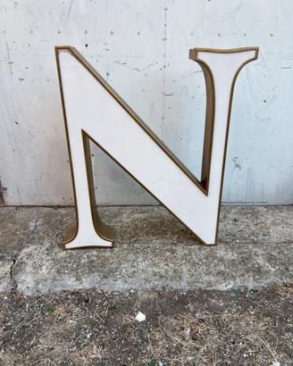 Lettera N da insegna