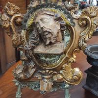 Antica scultura Cristo in legno e cornice in legno