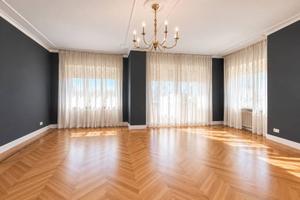 Appartamento di 140 m² con 4 locali e box auto a R