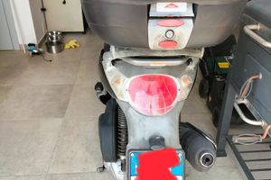 Aprilia scarabeo 250