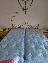 Camera da letto anni '80 completa di materassi