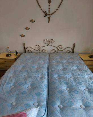 Camera da letto anni '80 completa di materassi