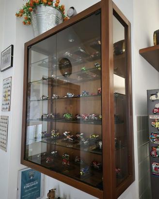 Vetrinetta con collezione unica moto anno 2000