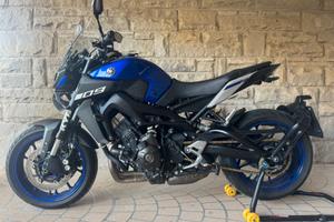 YAMAHA MT-09