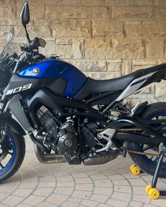 YAMAHA MT-09