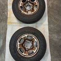 N.2 gomme nuove su cerchi in ferro DAIHATSU FEROZA