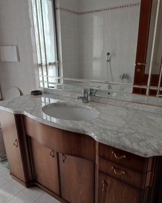 Mobile da bagno con specchio