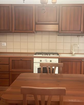 CUCINA IN LEGNO 4 METRI LINEARI + ELETTRODOMESTICI