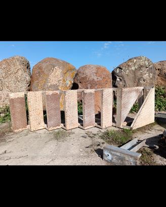 Scala in ferro, portone in ferro e cancelletti