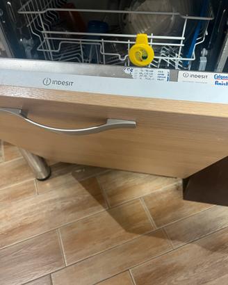 Lavastoviglie indesit da incasso