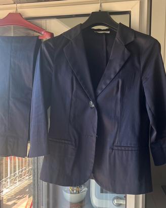 Tailleur con pantaloni