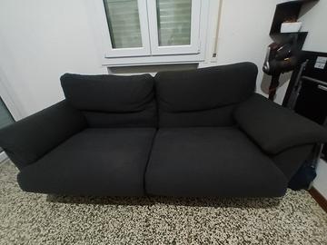 Divano 2 posti grigio scuro