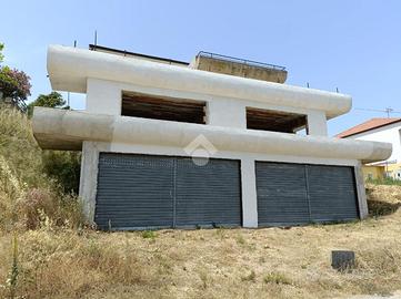 4 LOCALI A CORIGLIANO-ROSSANO