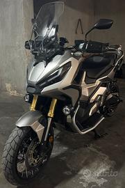 Honda x-adv 750