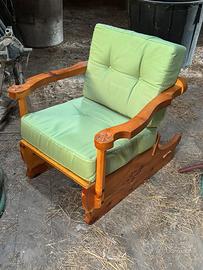 Coppia di poltrone vintage in legno