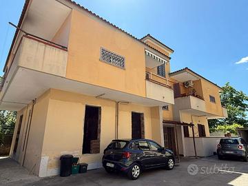 Stabile/Palazzo Giugliano in Campania