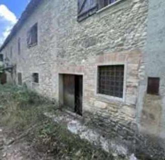 Abitazione rurale a Peglio (PU)