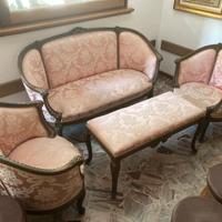 Arredamento salottino antico