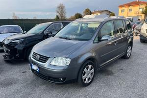 VOLKSWAGEN Touran 2.0 16V TDI DSG