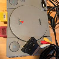 Playstation 1 e due joystick