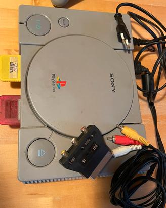 Playstation 1 e due joystick