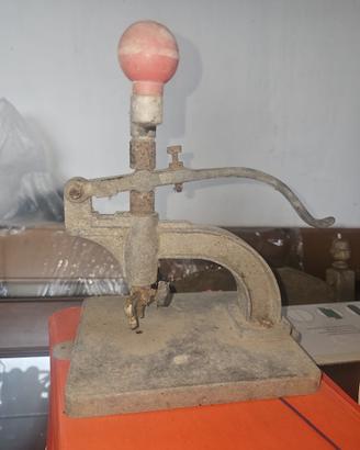 Taglia piastrelle vintage