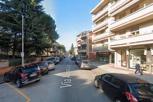 Quadrilocale dotato di DOPPI SERVIZI E DUE BALCONI