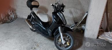 Beverly 500 criser