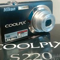 Fotocamera digitale NIKON COOLPIX S220