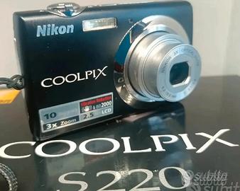 Fotocamera digitale NIKON COOLPIX S220