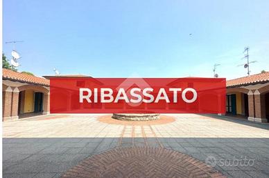 3 LOCALI A CORTE FRANCA