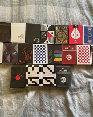 Vari mazzi rari per magia e cardistry