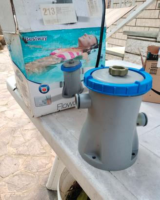 Set per piscina casalinga, pompa e filtro