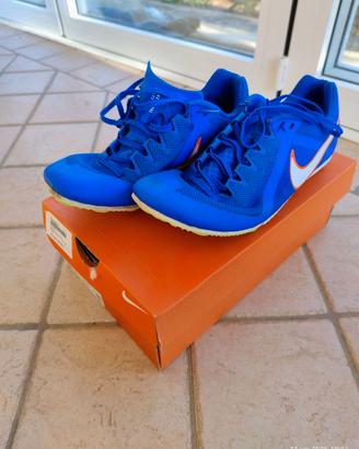 Scarpe chiodate