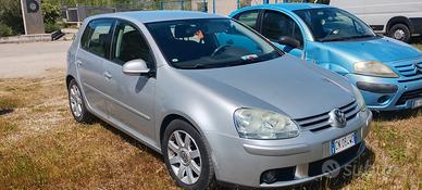Golf 5 1.6 benzina 2004