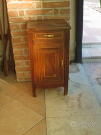 ANTICO COMODINO IN NOCE