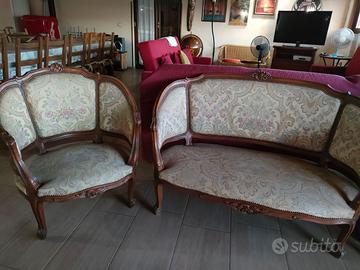 Divano e due poltrone classiche 