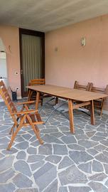 Tavolo da giardini e sedie