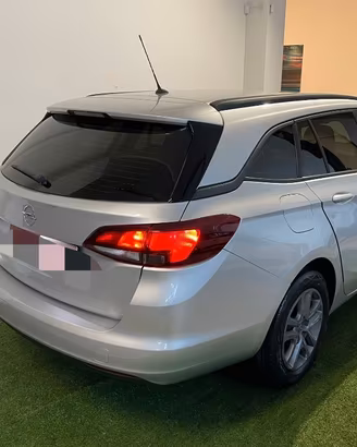 Opel Astra Sporturer