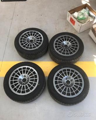 Kit 15 pollici cerchi Montecarlo + 205 50 15 TOYO