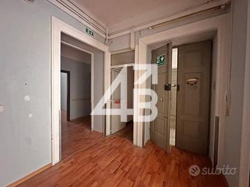 Immobile di 180 m² con più di 5 locali a Trieste